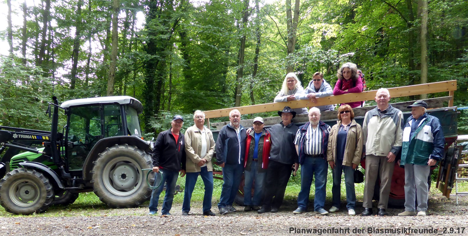 Web-P1210114_VBF_2.9.17_Planwagenfahrt-alle