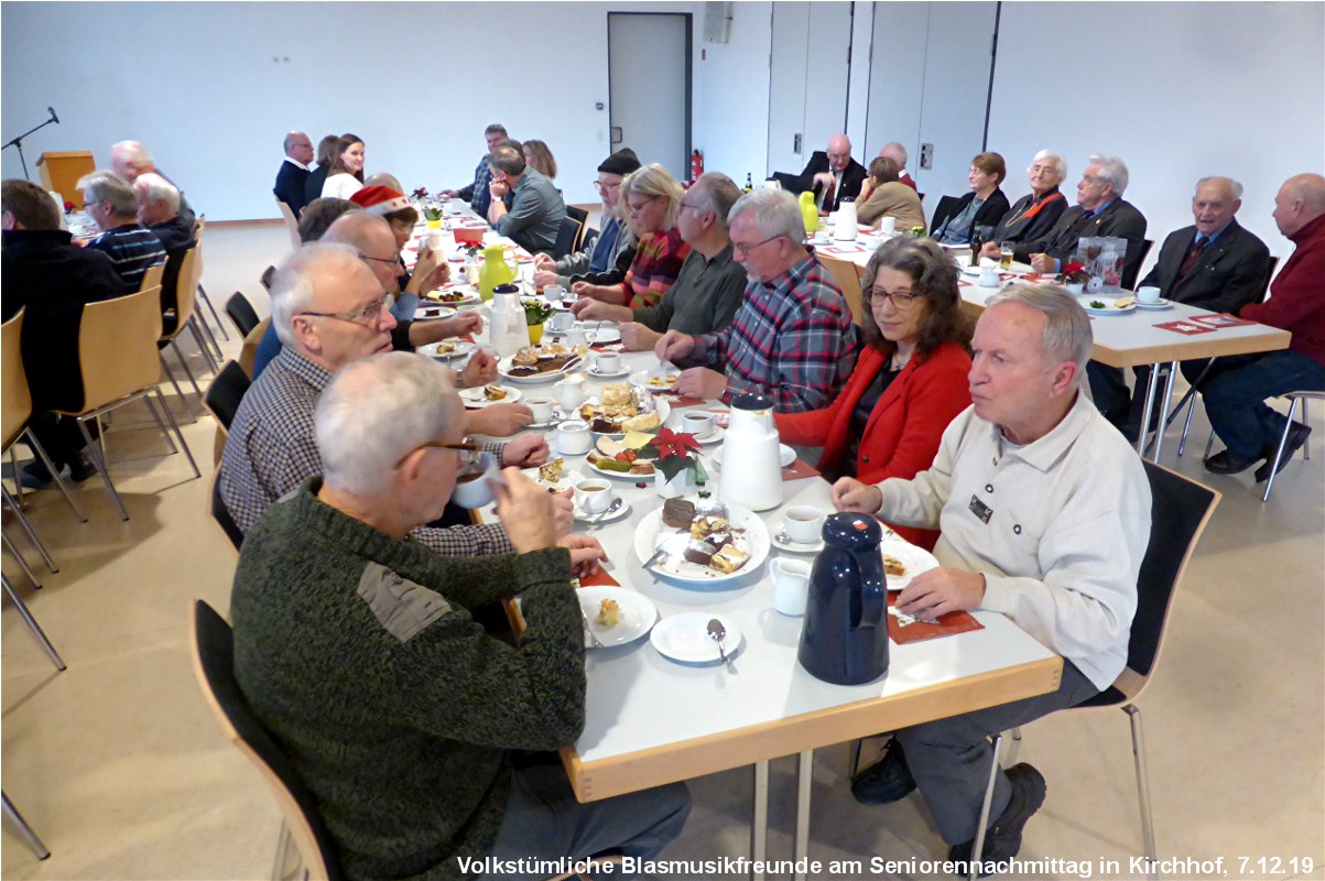 Web_P1230644_VBF_71219_Seniorentag_in_Kirchhof_Kaffeetrinken