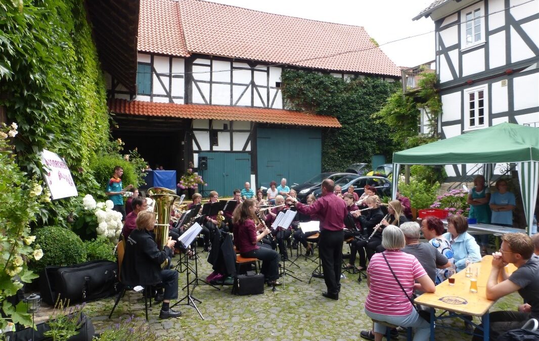 unser Blasorchester & Blasmusikfreunde beim 700-Jahrfest in Deute