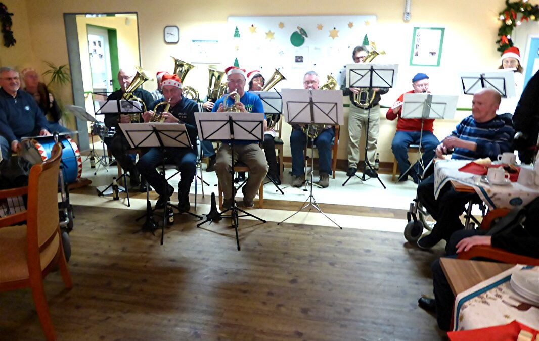 Blasmusikfreunde erfreuten im St. Valentin